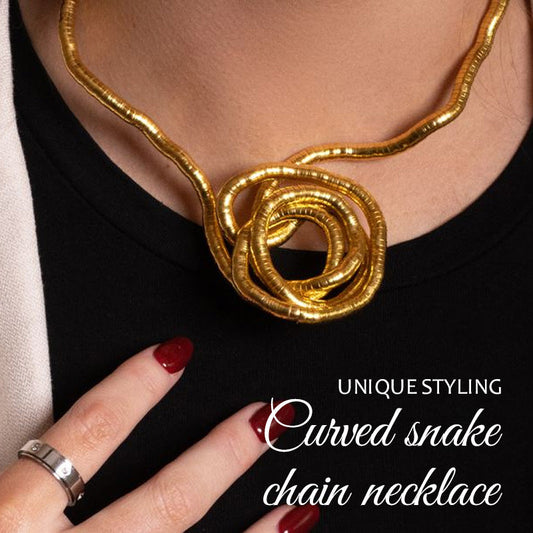 ✨Curved snake chain necklace✨